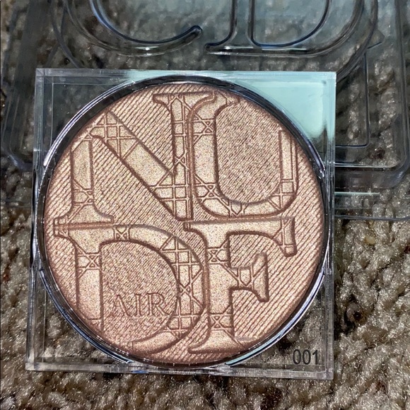 Dior Other - NWOB Dior shimmering glow powder 01 Nude Glow